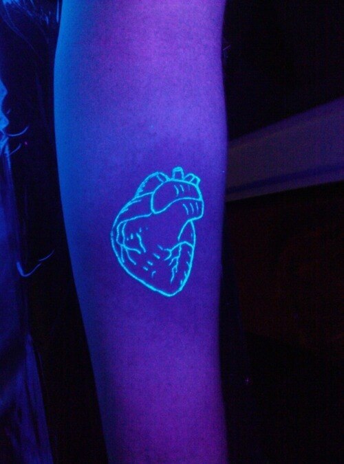 1466576558-1465844004-heart-tattoo.jpg
