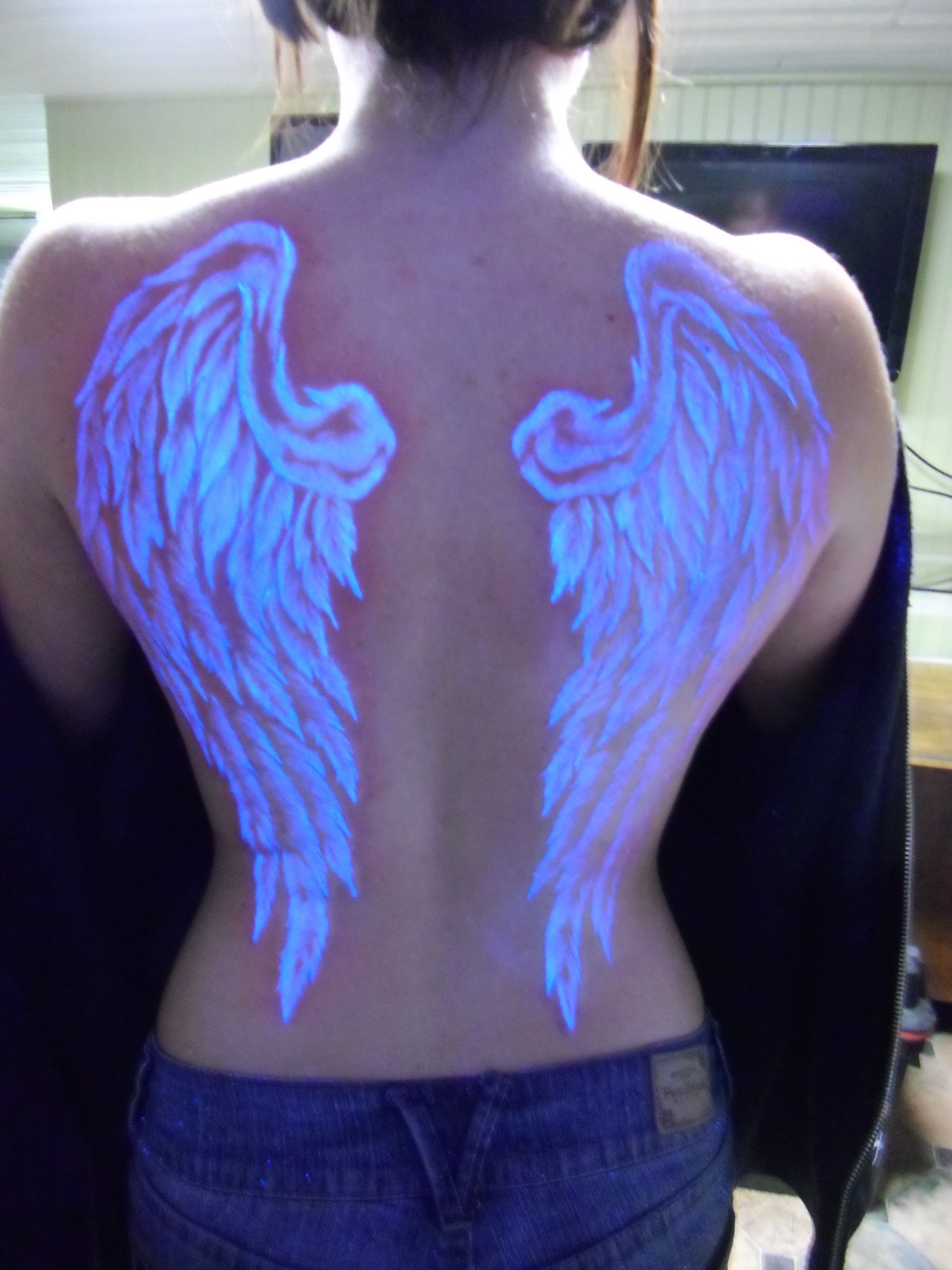 1466576575-1466112287-tattoowings.jpg