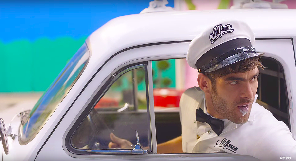 This thirsty milk man is Jon Kortajarena.