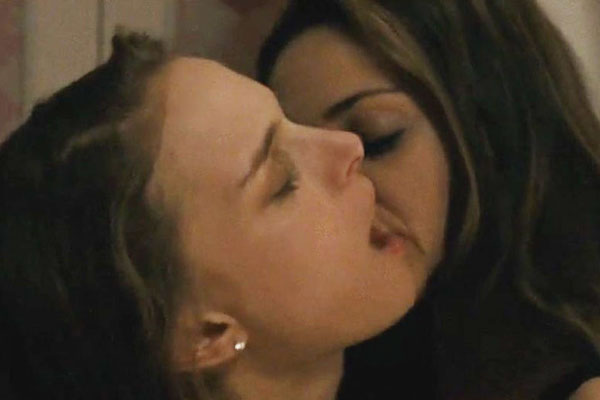 <i>Black Swan</i> <i>Black Swan</i>