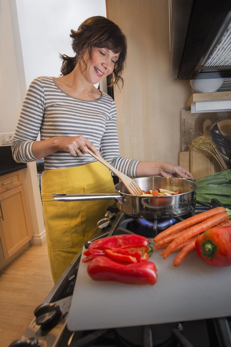 While cooking dinner: Do behind-the-back claps. While cooking dinner: Do behind-the-back claps.