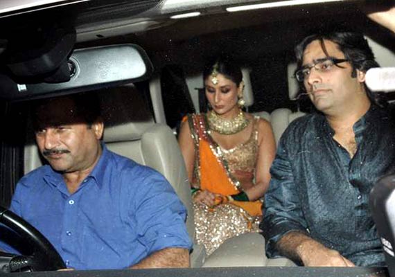 17-1476694283-1413362974kareena-saif-wedding7.jpg