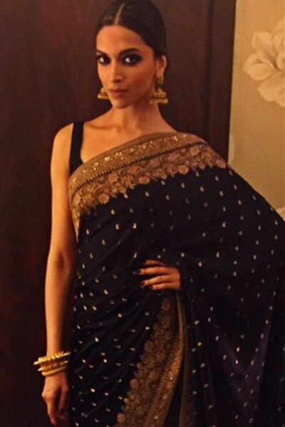 deepika-padukone-in-black-saree-for-dilwali-party-201601-647140.jpg