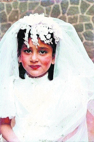 kareena-kapoor-childhood-images-5.jpg