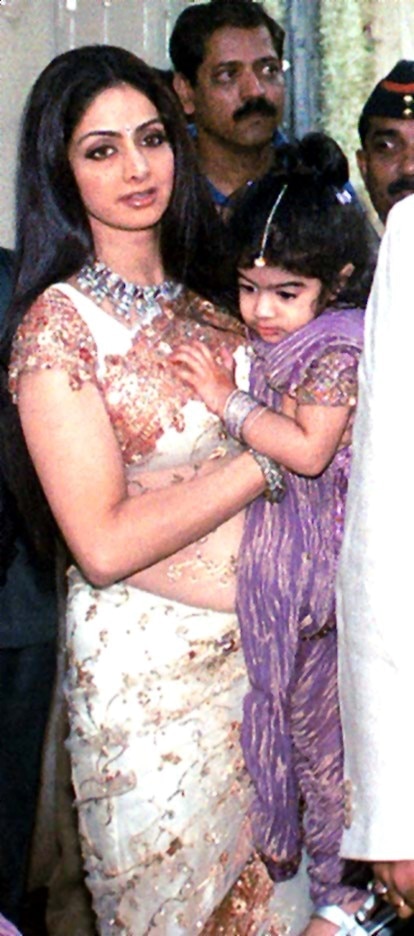sridevi-khushi-kapoor-at-karishma-kapoors-wedding.jpg