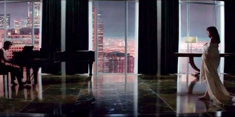 10 Stages of Having Sex After You Move in Together