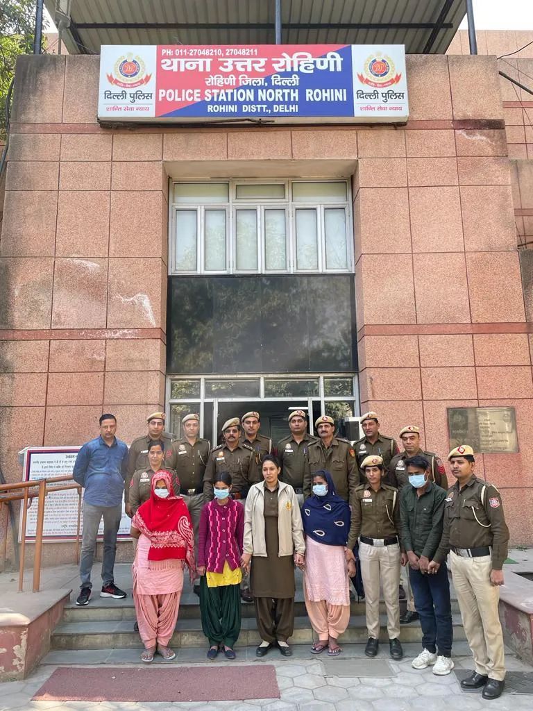 Delhi Crime: बेटे की चाहत में 4 महीने के बच्चे का अपहरण, चार महीने बाद खुला राज़, बहन के प्रेमी ने रची साजिश Delhi Crime: बेटे की चाहत में 4 महीने के बच्चे का अपहरण, चार महीने बाद खुला राज़, बहन के प्रेमी ने ...