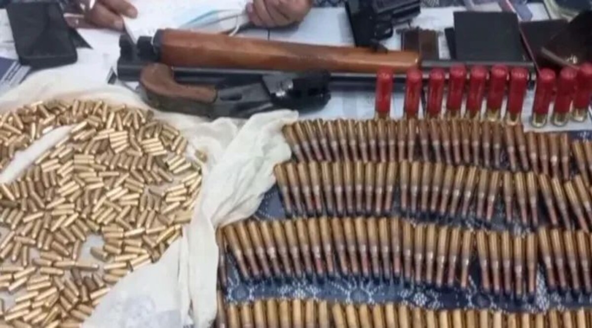 पश्चिम बंगाल में अवैध हथियार फैक्टरी का भंडाफोड़, बंदूक रायफल बरामद, एक आरोपी गिरफ्तार जांच जारी