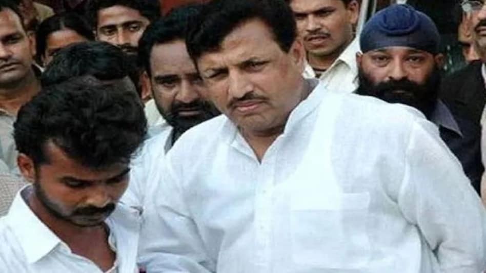 बाहुबली अमरमणि त्रिपाठी जेल से रिहा होते ही इस केस में भगोड़ा घोषित, कुर्की नोटिस और कोर्ट ने लगाई लताड़ बाहुबली अमरमणि त्रिपाठी जेल से रिहा होते ही इस केस में भगोड़ा घोषित, कुर्की नोटिस और कोर्ट ने लगाई ...