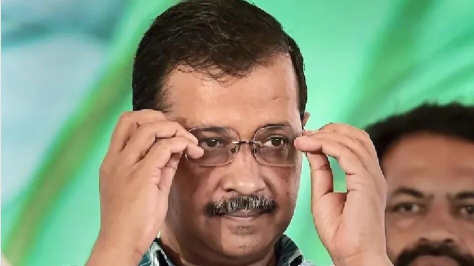दिल्ली के सीएम केजरीवाल गिरफ्तार, ईडी की टीम ने मुख्यमंत्री आवास से की गिरफ्तारी, शराब घोटाला केस में गिरफ्तारी दिल्ली के सीएम केजरीवाल गिरफ्तार, ईडी की टीम ने मुख्यमंत्री आवास से की गिरफ्तारी, शराब घोटाला केस म...