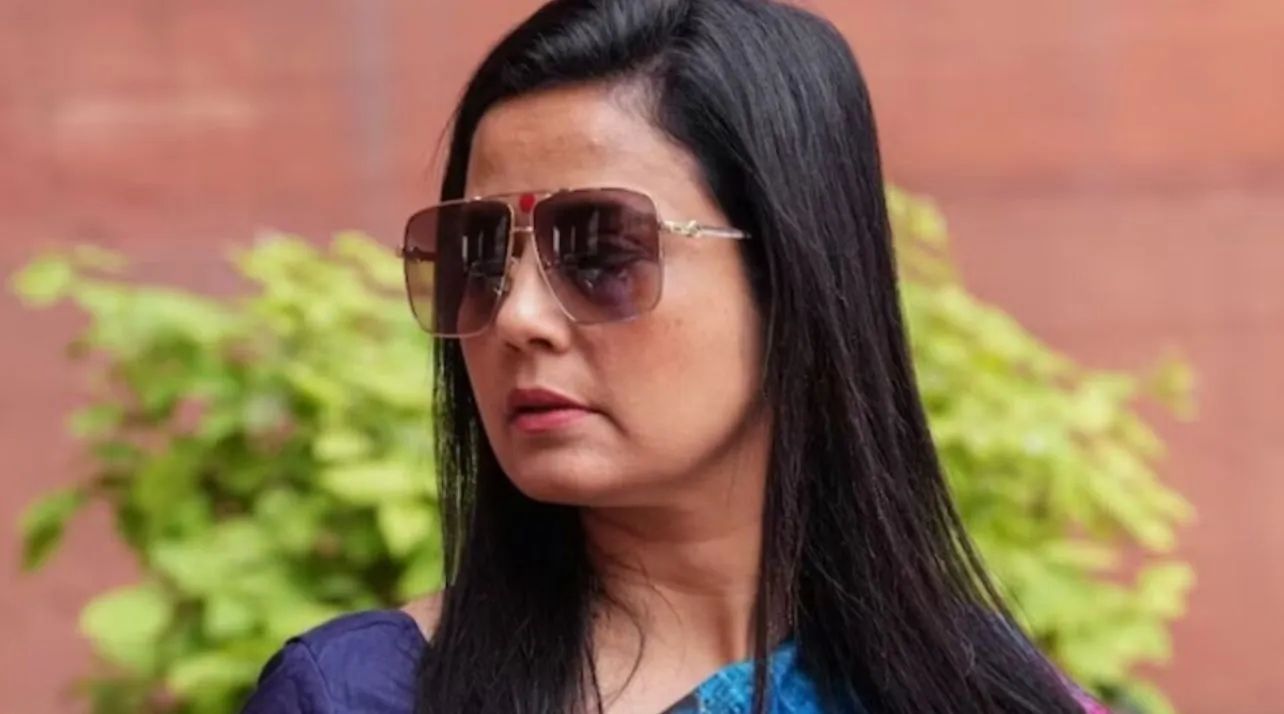 टीएमसी की महुआ मोइत्रा पर शिकंजा, सीबीआई ने टीएमसी नेता महुआ मोइत्रा के खिलाफ दर्ज की एफ़आईआर Photo