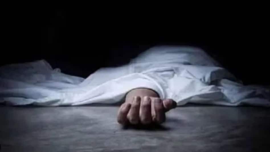 किसान क्रेडिट कार्ड के दो लाख का कर्ज, बैंक वालों ने बनाया दबाव, सहारनपुर में किसान ने कर ली खुदकुशी किसान क्रेडिट कार्ड के दो लाख का कर्ज, बैंक वालों ने बनाया दबाव, सहारनपुर में किसान ने कर ली खुदकुश...