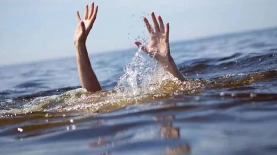 तेलंगाना में होली के जश्न में मातम, होली मनाने के बाद नदी में डूबने से चार युवकों की मौत तेलंगाना में होली के जश्न में मातम, होली मनाने के बाद नदी में डूबने से चार युवकों की मौत