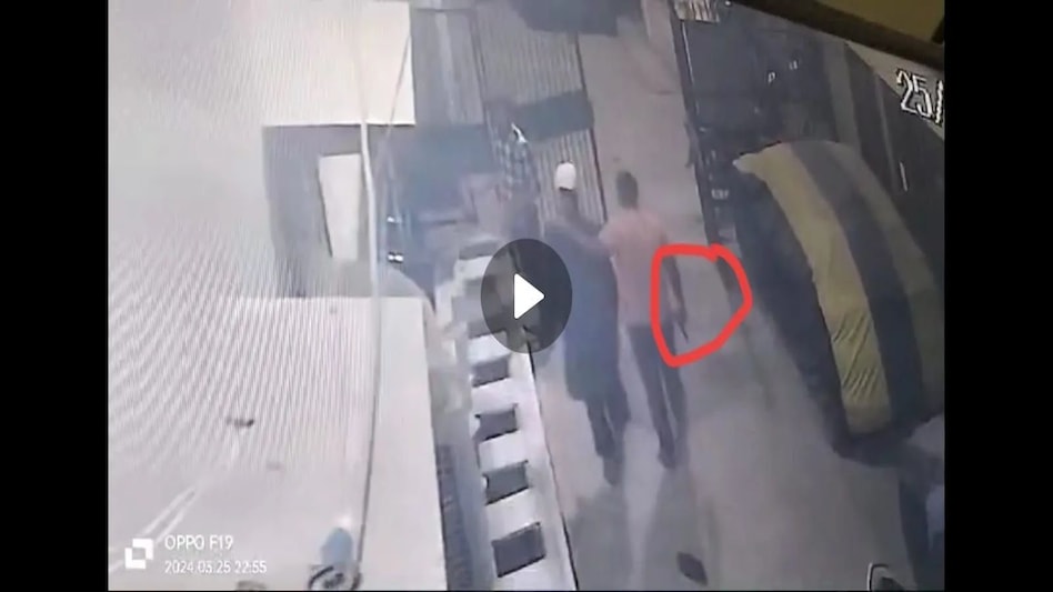 रमज़ान महीने में मस्जिद के बाहर चली गोली, शांति व्यवस्था को भंग करने की साज़िश रमज़ान महीने में मस्जिद के बाहर चली गोली, शांति व्यवस्था को भंग करने की साज़िश