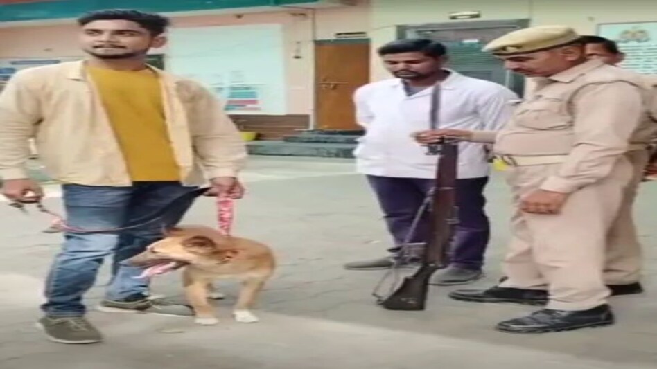 Agra: ...जब मर्डर के बाद कुत्ता पहुंचा थाने, पुलिसवाले रह गए हैरान! Agra: ...जब मर्डर के बाद कुत्ता पहुंचा थाने, पुलिसवाले रह गए हैरान!