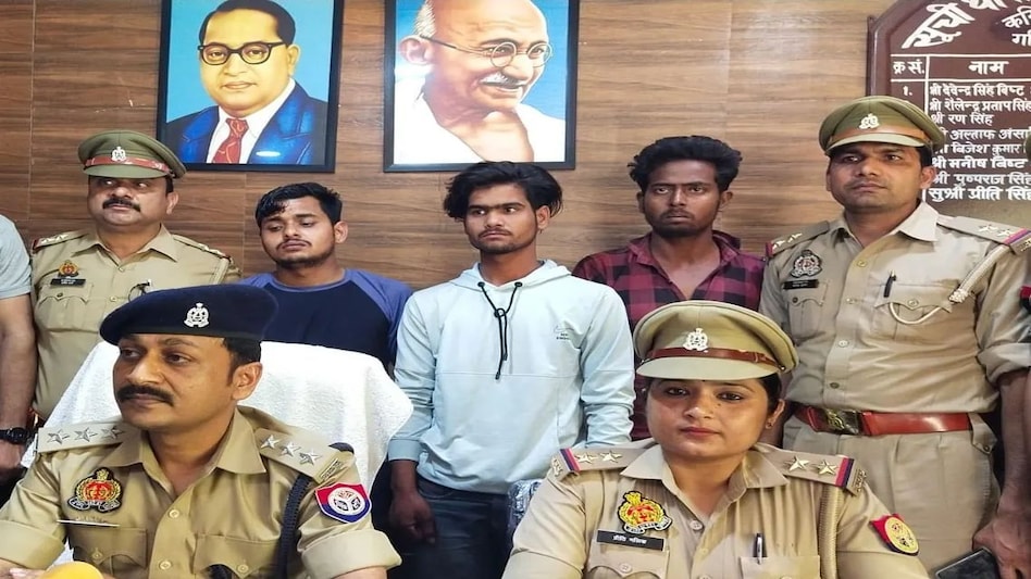 ग़ाज़ियाबाद में दोस्त ने दोस्त को फरसे से काट डाला, डीजे वाले गौरव ने किया मोमिन का कत्ल, हत्या की वजह हैरान कर देगी ग़ाज़ियाबाद में दोस्त ने दोस्त को फरसे से काट डाला, डीजे वाले गौरव ने किया मोमिन का कत्ल, हत्या की ...