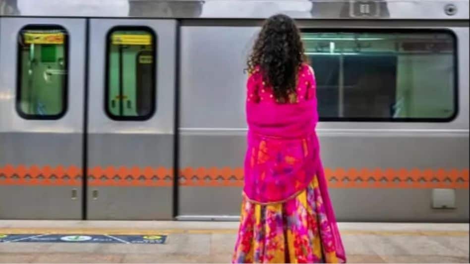 Banda: हफ्ते भर बाद होनी थी शादी, जेवर और नकदी लेकर भाग गई बेटी, ये कहकर निकली थी घर से... Banda: हफ्ते भर बाद होनी थी शादी, जेवर और नकदी लेकर भाग गई बेटी, ये कहकर निकली थी घर से...