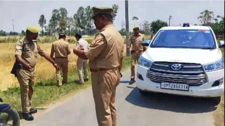 लड़कियों पर एसिड अटैक के बाद यमराज बनी यूपी पुलिस; दारा सिंह समेत दो को मारी गोली लड़कियों पर एसिड अटैक के बाद यमराज बनी यूपी पुलिस; दारा सिंह समेत दो को मारी गोली