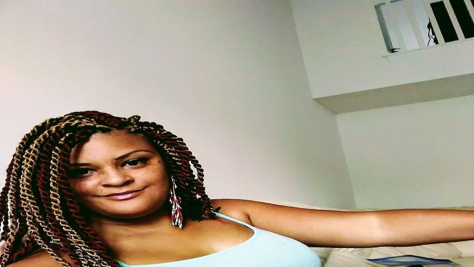 सोशल मीडिया पर बोल्ड फोटो डालने वाली इस युवती को कोर्ट ने दो बच्चियों से Rape का दोषी माना, जानिए कितने साल की मिली सज़ा सोशल मीडिया पर बोल्ड फोटो डालने वाली इस युवती को कोर्ट ने दो बच्चियों से Rape का दोषी माना, जानिए क...