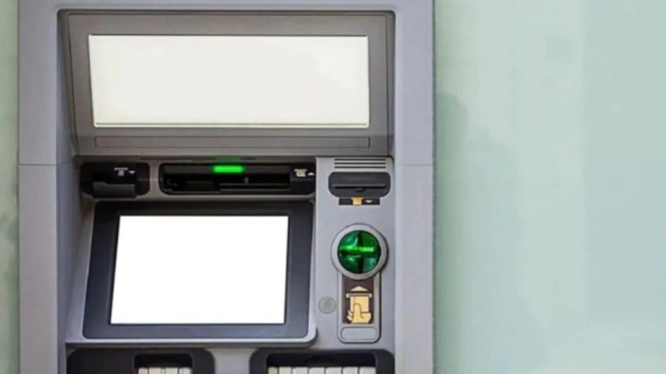 उस काले बॉक्स का क्या है राज़, ना ATM तोड़ा, ना कार्ड लगाया, फिर भी निकाले 9 लाख उस काले बॉक्स का क्या है राज़, ना ATM तोड़ा, ना कार्ड लगाया, फिर भी निकाले 9 लाख