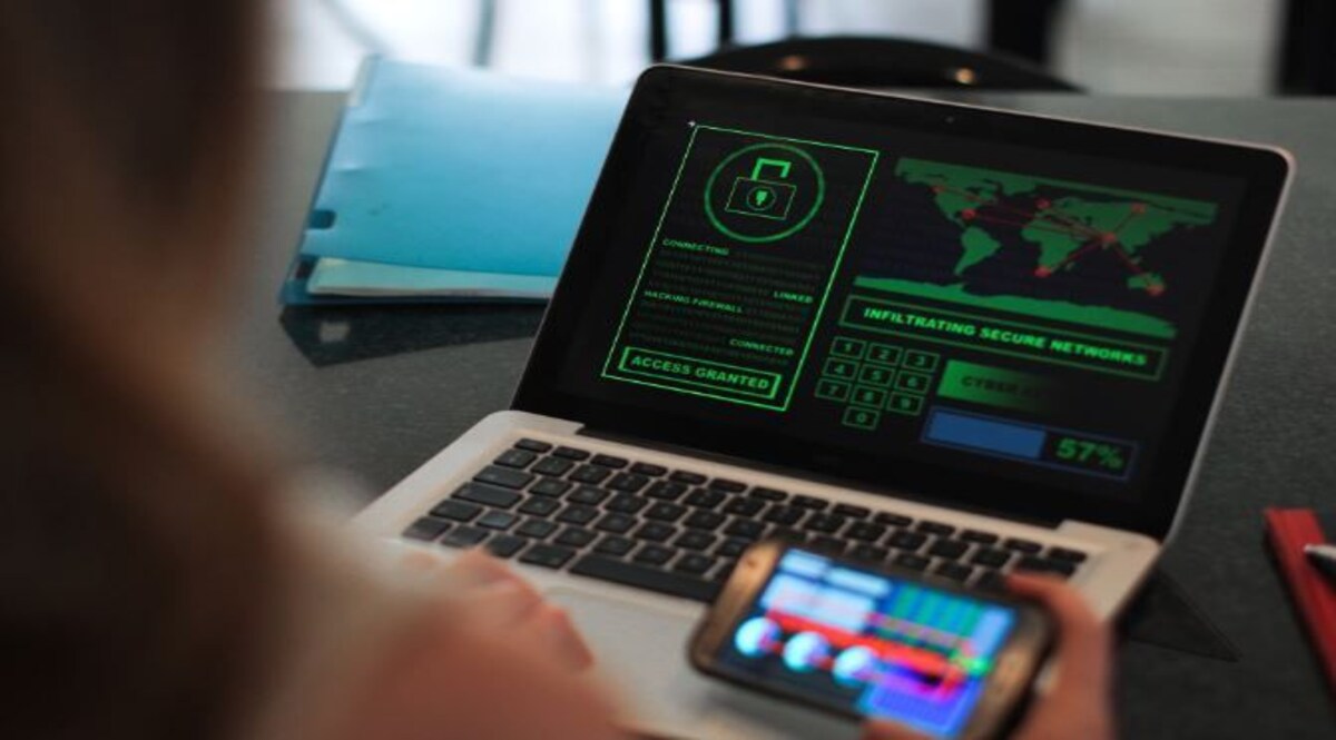 PEGASUS SPYWARE: इस देश के PRESIDENT ने सीधा पूछा ISRAEL के रंक्षामंत्री से इस SOFTWARE को ग़लत हाथों से बचाने के लिए क्या कर रहें हैं आप? CrimeTak