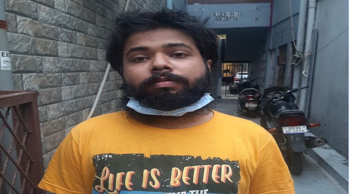 डिप्रेशन वाले एप पर करता था लड़कियों से दोस्ती फिर ब्लैकमेल कर मंगवाता था उनकी नंगी तस्वीरें CrimeTak