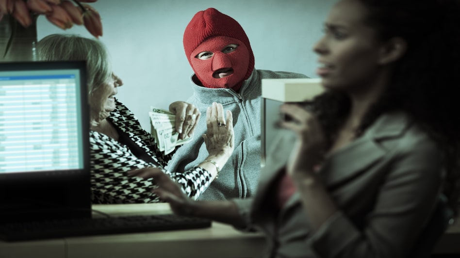 चाय और अंडे वालों से 25 हज़ार लेकर महीने भर में कमा डाले 77 लाख, CYBER ठगों की इस तरकीब ने पुलिस को भी बनाया घनचक्कर चाय और अंडे वालों से 25 हज़ार लेकर महीने भर में कमा डाले 77 लाख, CYBER ठगों की इस तरकीब ने पुलिस को...