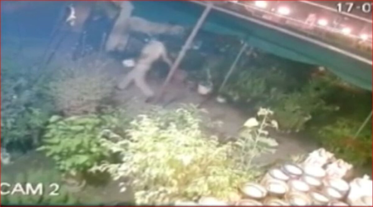 100 रुपए के गमले के लिए वो रात के अंधेरे में पुलिस की वर्दी पहन कर क्यों निकल पड़ा? CrimeTak