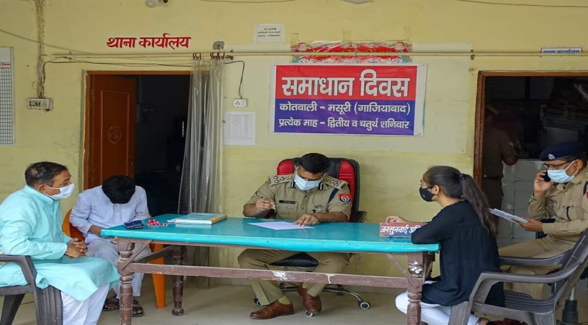 ख़ाकी का फ़र्ज़ : पुलिस ने जब लूट पीड़िता को लगवाए चक्कर, तो थाने आकर SSP ने ख़ुद लिखी FIR CrimeTak