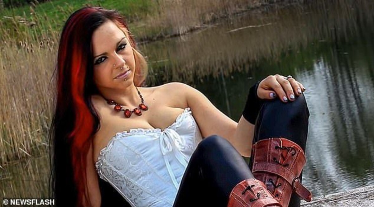 तेंदुए ने क्यों चबा डाले इस खूबसूरत हसीने के कान और गाल? CrimeTak