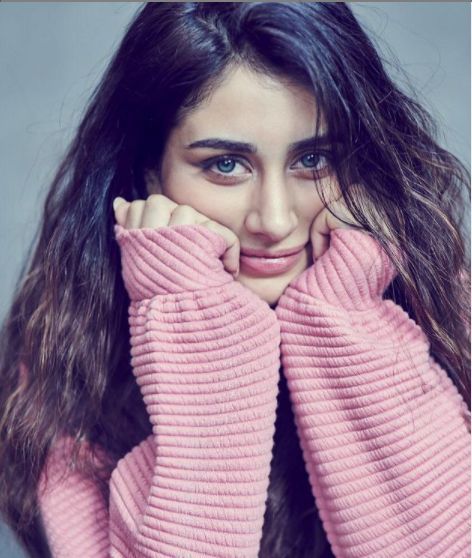 तालिबान राज में महिलाएं सिर्फ बच्चा पैदा करने वाली मशीन बन जाएंगी, अफ़ग़ान में जन्मी बॉलीवुड एक्ट्रेस का बयान CrimeTak