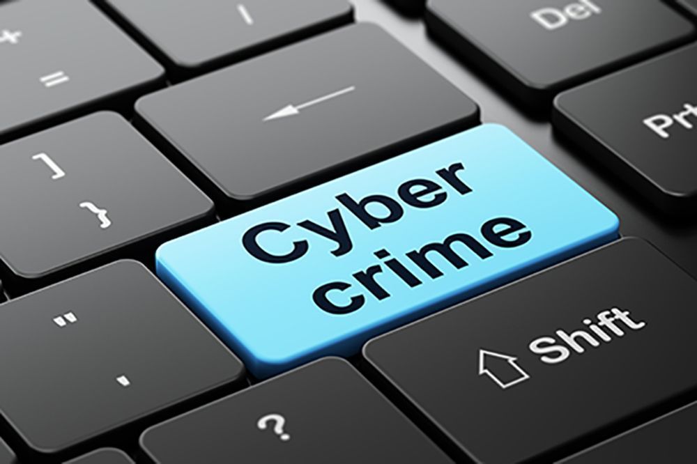 लोगों की मेहनत की कमाई ठगों ने ऐसे उड़ाई CrimeTak