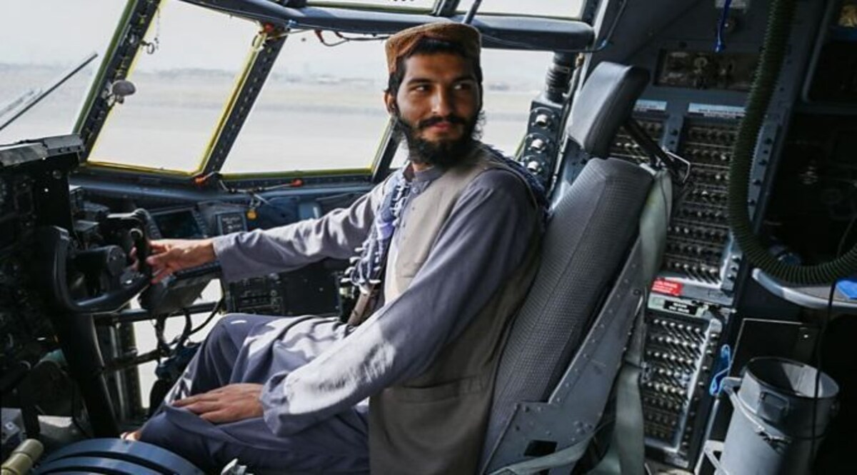 तालिबानी ले उड़े अमेरिकी ब्लैक हॉक हेलिकॉप्टर? CrimeTak