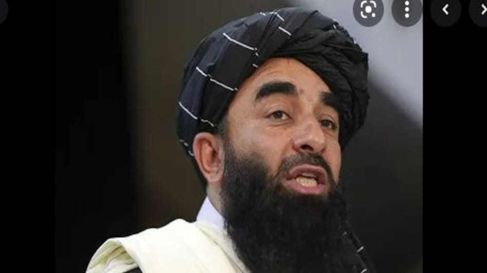 अफगानियों को अब देश नहीं छोड़ने दिया जाएगा
तालिबान की चेतावनी
हम इससे खुश नहीं हैं - तालिबानी प्रवक्ता अफगानियों को अब देश नहीं छोड़ने दिया जाएगातालिबान की चेतावनी हम इससे खुश नहीं हैं - तालिबानी प्...