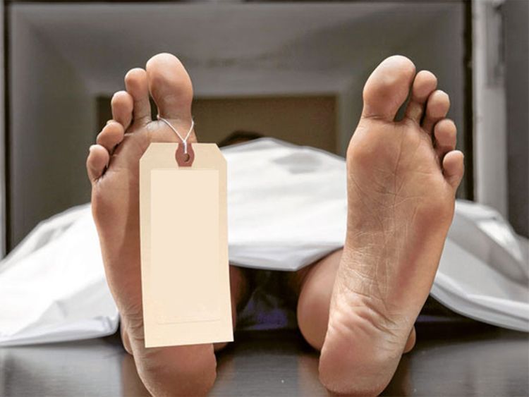 फ्रिज में छुपाया दादा का शव, बदबू से खुला केस, लालच पेंशन का या नहीं थे अंतिम संस्कार के पैसे? CrimeTak