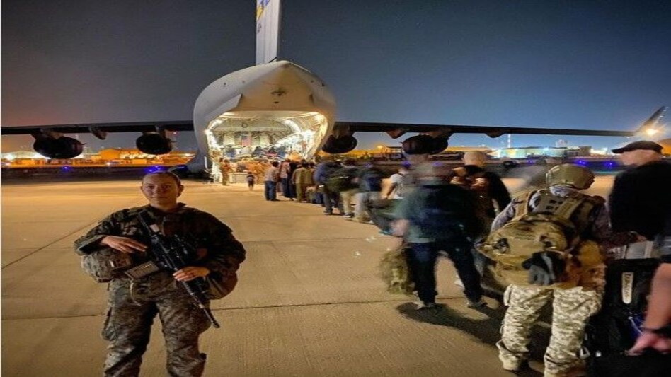 काबुल एयरपोर्ट पर नवजात बच्ची को बचाने वाली इस महिला कमांडो की भी धमाके में हुई थी मौत काबुल एयरपोर्ट पर नवजात बच्ची को बचाने वाली इस महिला कमांडो की भी धमाके में हुई थी मौत