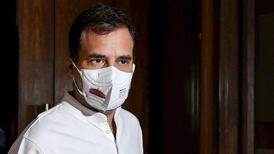 दिल्ली कैंट में बच्ची से रेप के बाद हत्या का मामला
कांग्रेस नेता राहुल गांधी पहुंचे पीड़ित परिवार से मिलने दिल्ली कैंट में बच्ची से रेप के बाद हत्या का मामलाकांग्रेस नेता राहुल गांधी पहुंचे पीड़ित परिवार ...