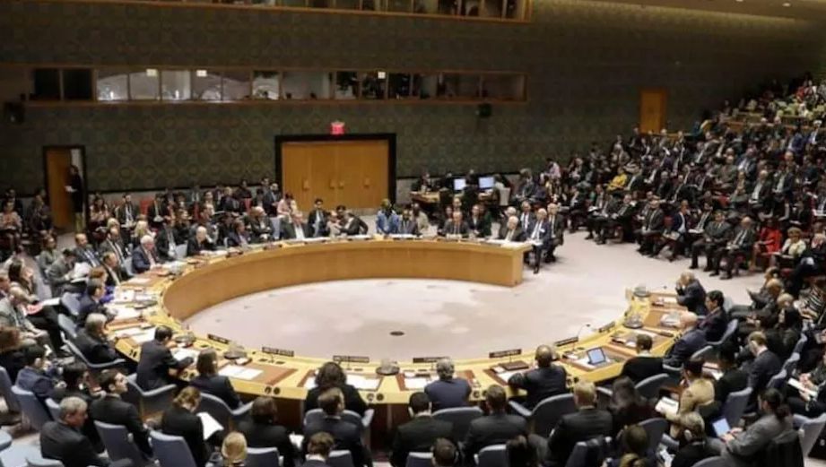 तालिबान लोगों की सुरक्षा करे : UNSC
अफगानिस्तान में तालिबान के कब्जे से पैदा हुए हालात पर हुई आपात बैठक तालिबान लोगों की सुरक्षा करे : UNSCअफगानिस्तान में तालिबान के कब्जे से पैदा हुए हालात पर हुई आपा...