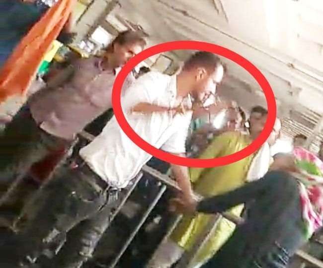 'थप्पड़-गर्ल' के बाद सामने आया लखनऊ का 'थप्पड़-ब्वॉय'! सरेआम लड़की को पीटने वाला 'थप्पड़बाज' पहुंचा सलाखों के पीछे 'थप्पड़-गर्ल' के बाद सामने आया लखनऊ का 'थप्पड़-ब्वॉय'! सरेआम लड़की को पीटने वाला 'थप्पड़बाज' पहुंचा...