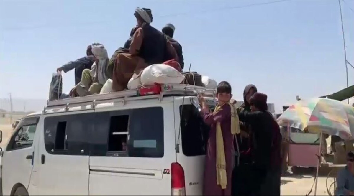 KABUL:राहत की रोटियों के लिए सड़कों पर हो रही है अब जद्दोजहद, जंग ने ऐसे दाने-दाने के लिए मोहताज किया CrimeTak