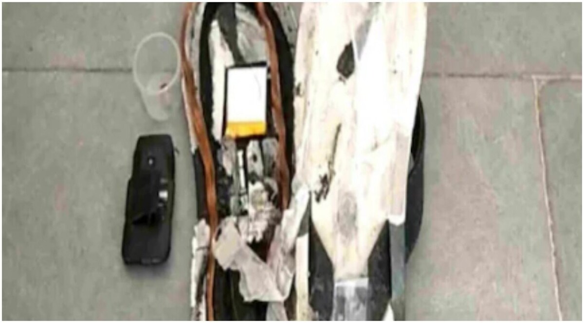 हाईटेक नकल : लड़कियों ने सैनिटरी पैड में तो लड़कों ने चप्पल में छुपाई थी डिवाइस, शिक्षा अधिकारी समेत 14 सस्पेंड CrimeTak