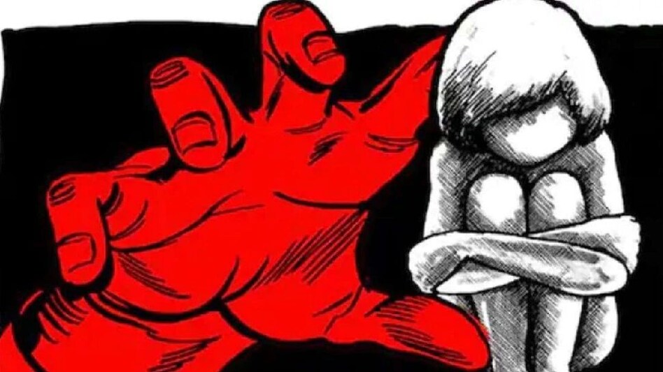 पहले हुआ बलात्कार, अब छात्रा ने शर्म की वजह से दे दी अपनी जान
सोनीपत में छात्रा के साथ हुई थी दरिंदगी पहले हुआ बलात्कार, अब छात्रा ने शर्म की वजह से दे दी अपनी जानसोनीपत में छात्रा के साथ हुई थी दरिं...