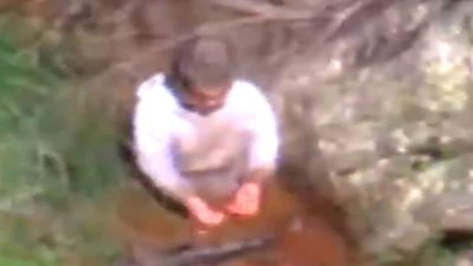 आस्ट्रेलिया में हुआ चमत्कार तीन दिन तीन रात घने
जंगलों में भटकता रहा तीन साल का मासूम, देखें रेस्कयू वीडियो आस्ट्रेलिया में हुआ चमत्कार तीन दिन तीन रात घनेजंगलों में भटकता रहा तीन साल का मासूम, देखें रेस्कय...