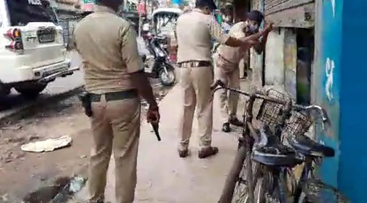 फिल्मी अंदाज में लूट की कोशिश,
पुलिस को देख बदमाशों ने की अंधाधुंध फायरिंग, CrimeTak