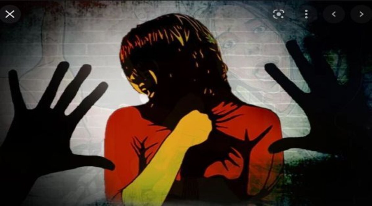 छात्रा के साथ अश्लील हरकत का वीडियो वायरल,
फर्जी फेसबुक आईडी से घटना को दिया अंजाम CrimeTak