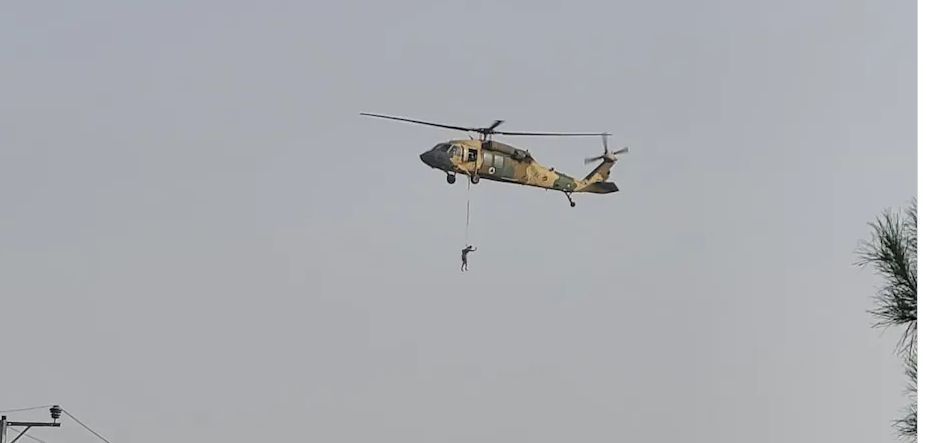 उधमपुर में आर्मी का हेलिकॉप्टर क्रैश,
घायल पायलटों को लोगों ने किया रेस्क्यू
खराब मौसम के चलते हुए हादसा CrimeTak