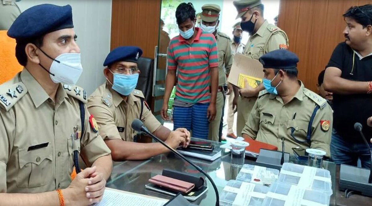 बिजनौर में खिलाड़ी की हत्या की गुत्थी सुलझी
पुलिस ने रेलवे स्टेशन पर पल्लेदारी करने वाले को किया गिरफ्तार CrimeTak