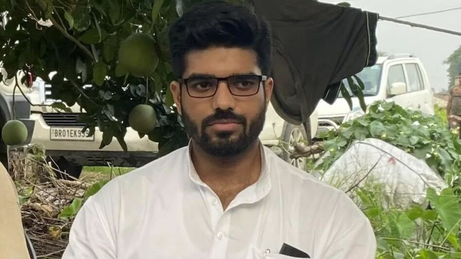 लोजपा सांसद प्रिंस राज पासवान के खिलाफ एफआईआर
रेप मामले में कोर्ट के आदेश के बाद हुआ एक्शन
पीड़िता द्वारा तीन महीने पहले की गई थी शिकायत लोजपा सांसद प्रिंस राज पासवान के खिलाफ एफआईआररेप मामले में कोर्ट के आदेश के बाद हुआ एक्शनपीड़ित...