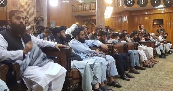 अफगानिस्तान की नई आतंकी कैबिनेट !
कोई ग्लोबल आतंकी तो किसी पर अमेरिका ने घोषित किया है इनाम अफगानिस्तान की नई आतंकी कैबिनेट !कोई ग्लोबल आतंकी तो किसी पर अमेरिका ने घोषित किया है इनाम