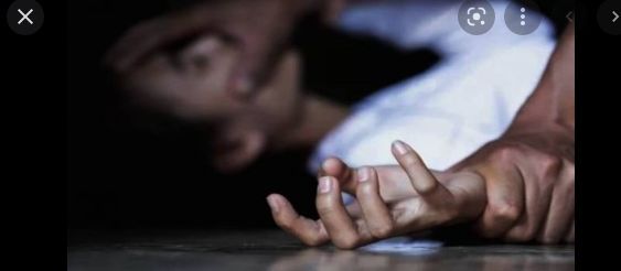 रेप में हुआ नाकाम तो लड़की को 10वीं मंजिल से फेंक दिया,
लड़की की मौत, बाप-बेटा दोनों गिरफ्तार रेप में हुआ नाकाम तो लड़की को 10वीं मंजिल से फेंक दिया,लड़की की मौत, बाप-बेटा दोनों गिरफ्तार